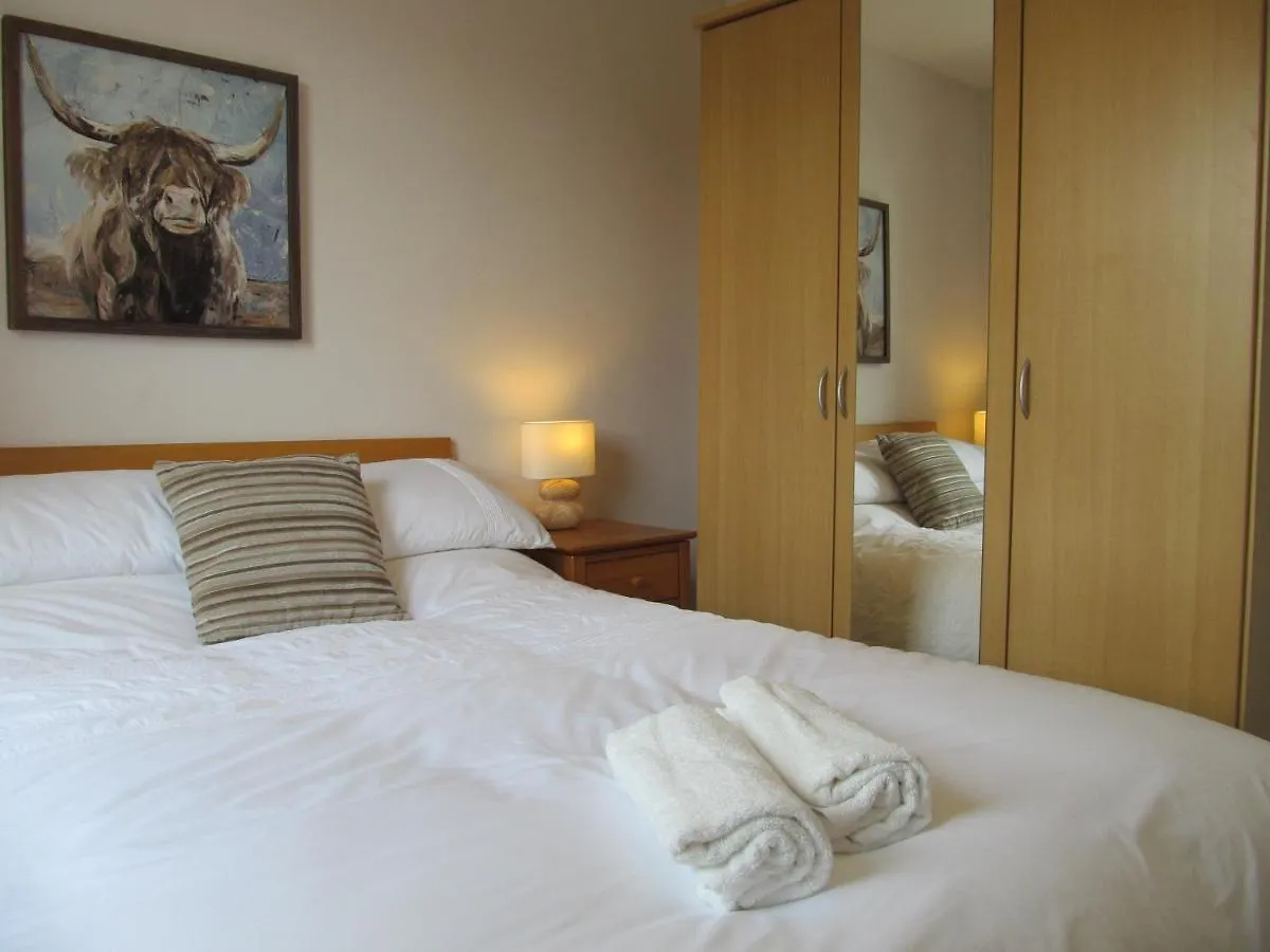 The Granite City - Modern City Centre Apartment 애버딘